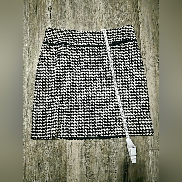Apostrophe Size 10 Wool Rayon black and white houndstooth skirt, formal, chic, - Picture 8 of 10